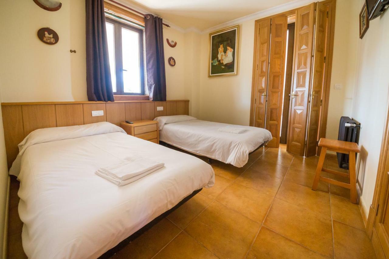 Albergue Villa San Clemente トゥイ エクステリア 写真