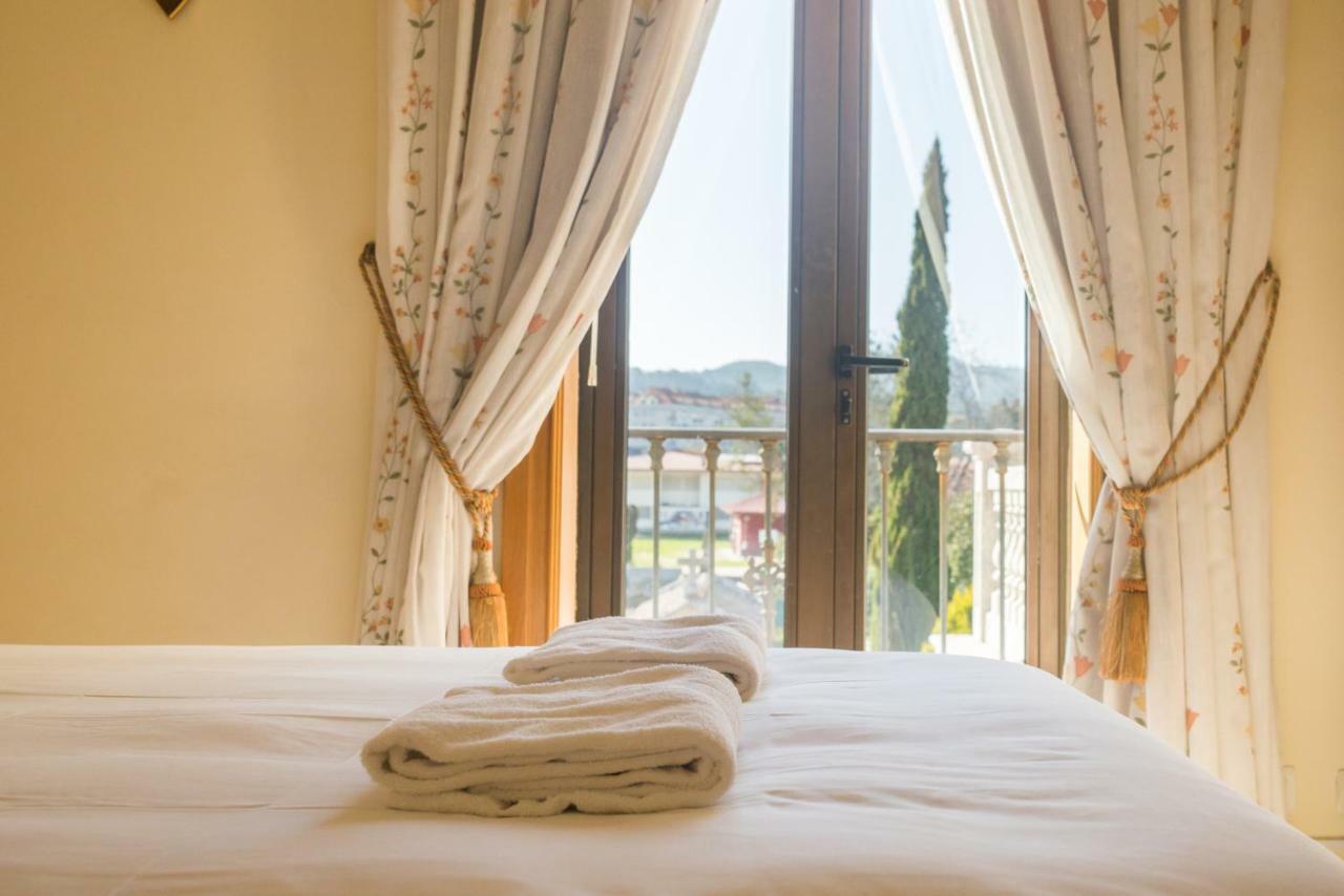 Albergue Villa San Clemente トゥイ エクステリア 写真